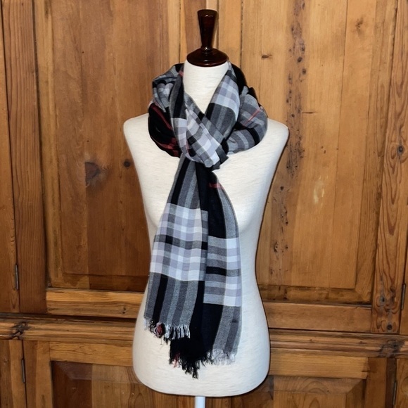 V. FRASS The Original Plaid Viscose Scarf Sz. 32โ x 72โ - Picture 12 of 12